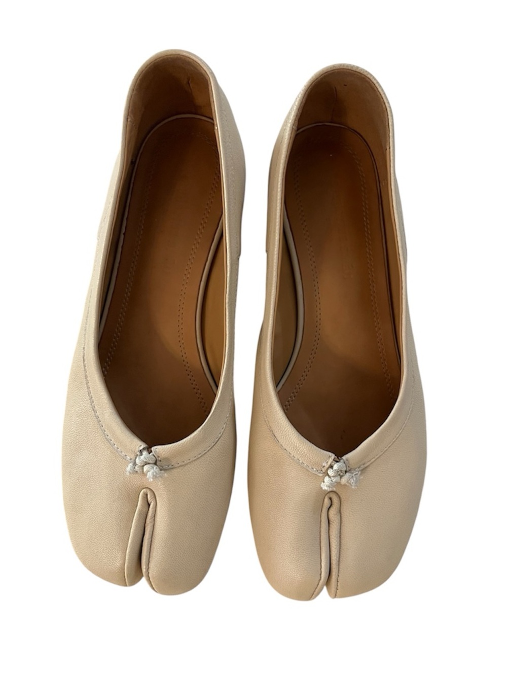 ✨CHRISTINE SHÉLL✨ Tabi Style Beige Split-Toe Shoes